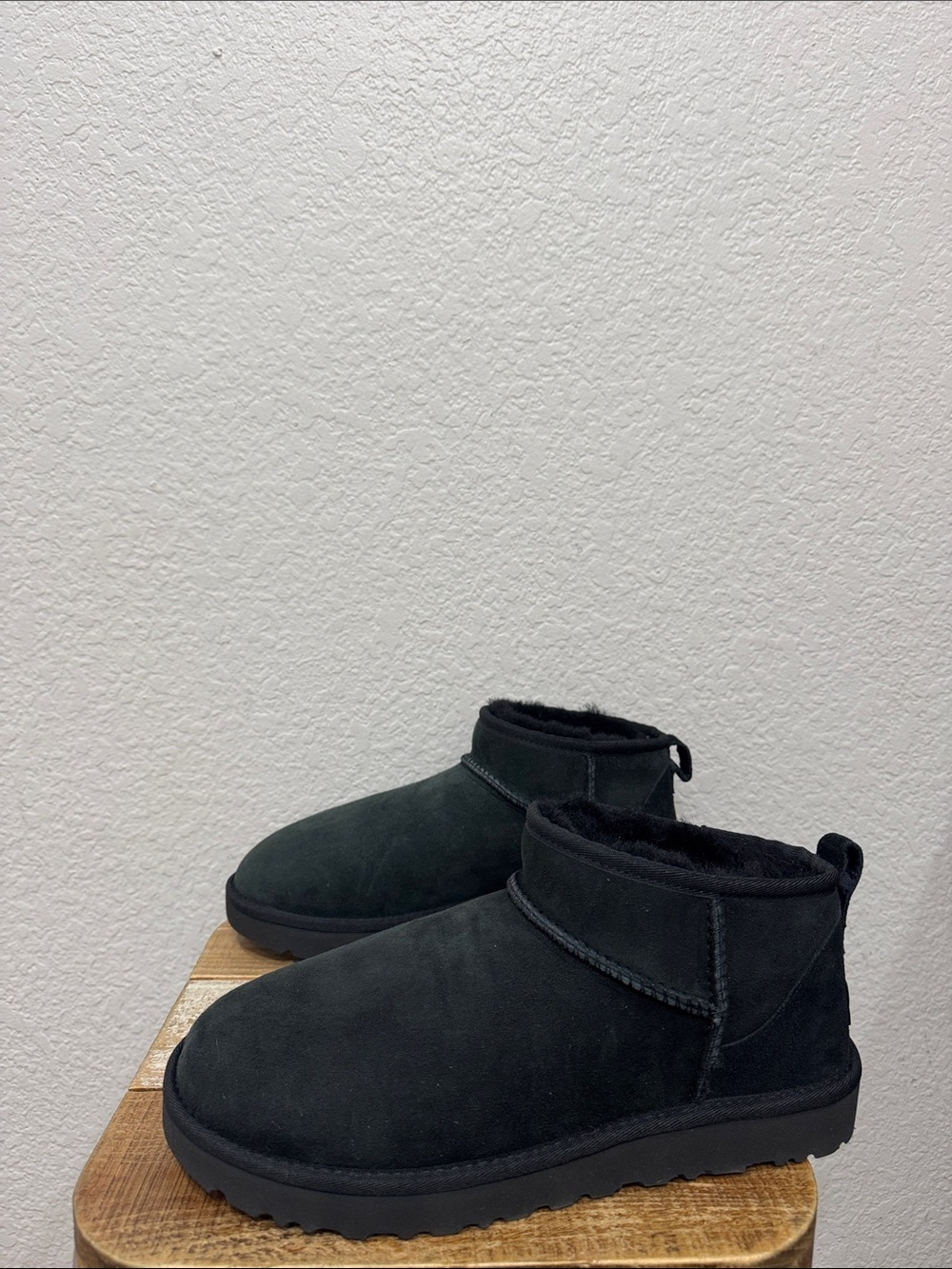 Ugg Ultra Classic Mini Black Boots Size 11 NEW - Picture 4 of 9